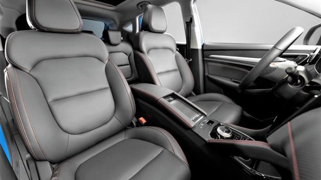 MG-ZS-EV-front-seats